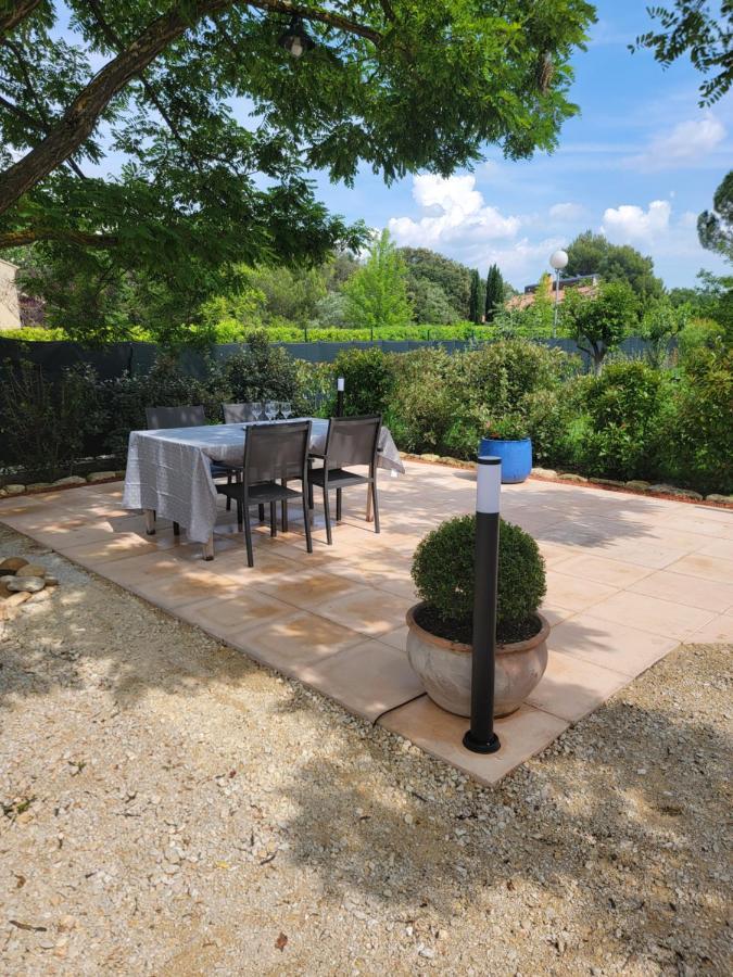 Gite Elegant Au Calme Mazan Bagian luar foto